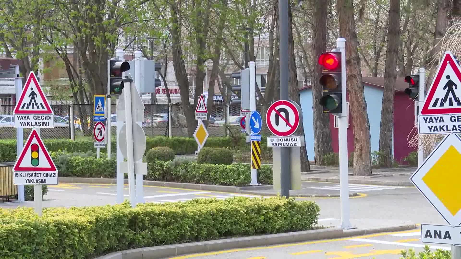 BAŞKENTLİ MİNİKLERE TRAFİK EĞİTİMİ
