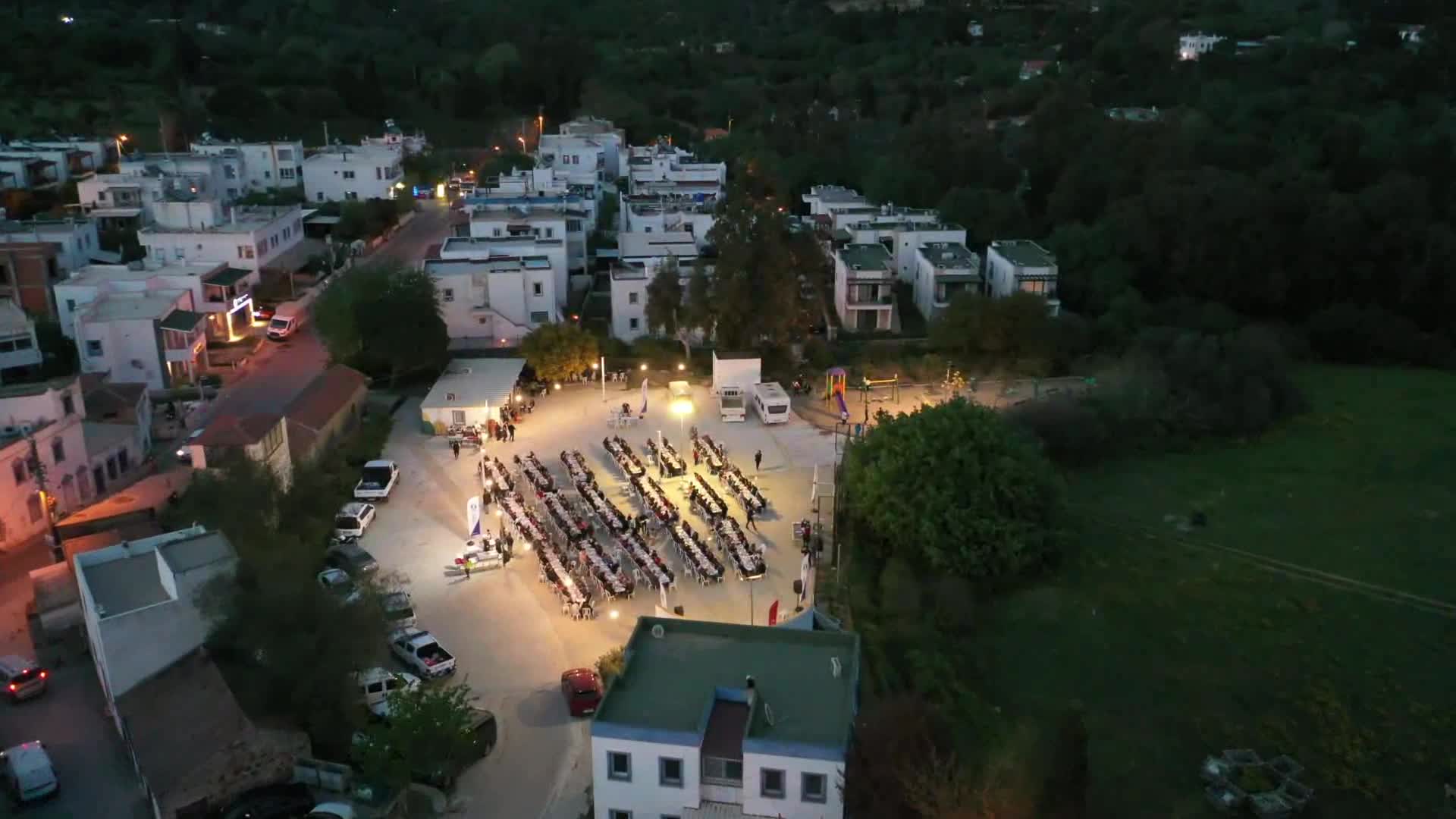 BODRUM BELEDİYE BAŞKANI ARAS, İFTARI DEREKÖY’DE VATANDAŞLARLA BİRLİKTE AÇTI