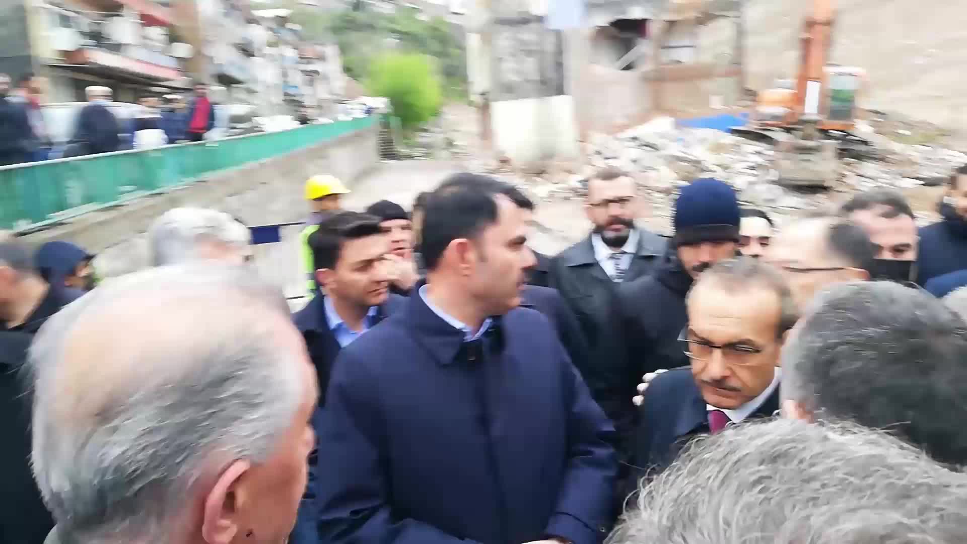 BAKAN "ETAP ETAP YAPACAĞIZ" DEDİ, BELEDİYE BAŞKANI "HENÜZ ÇALIŞMAMIZ YOK'" YANITINI VERDİ