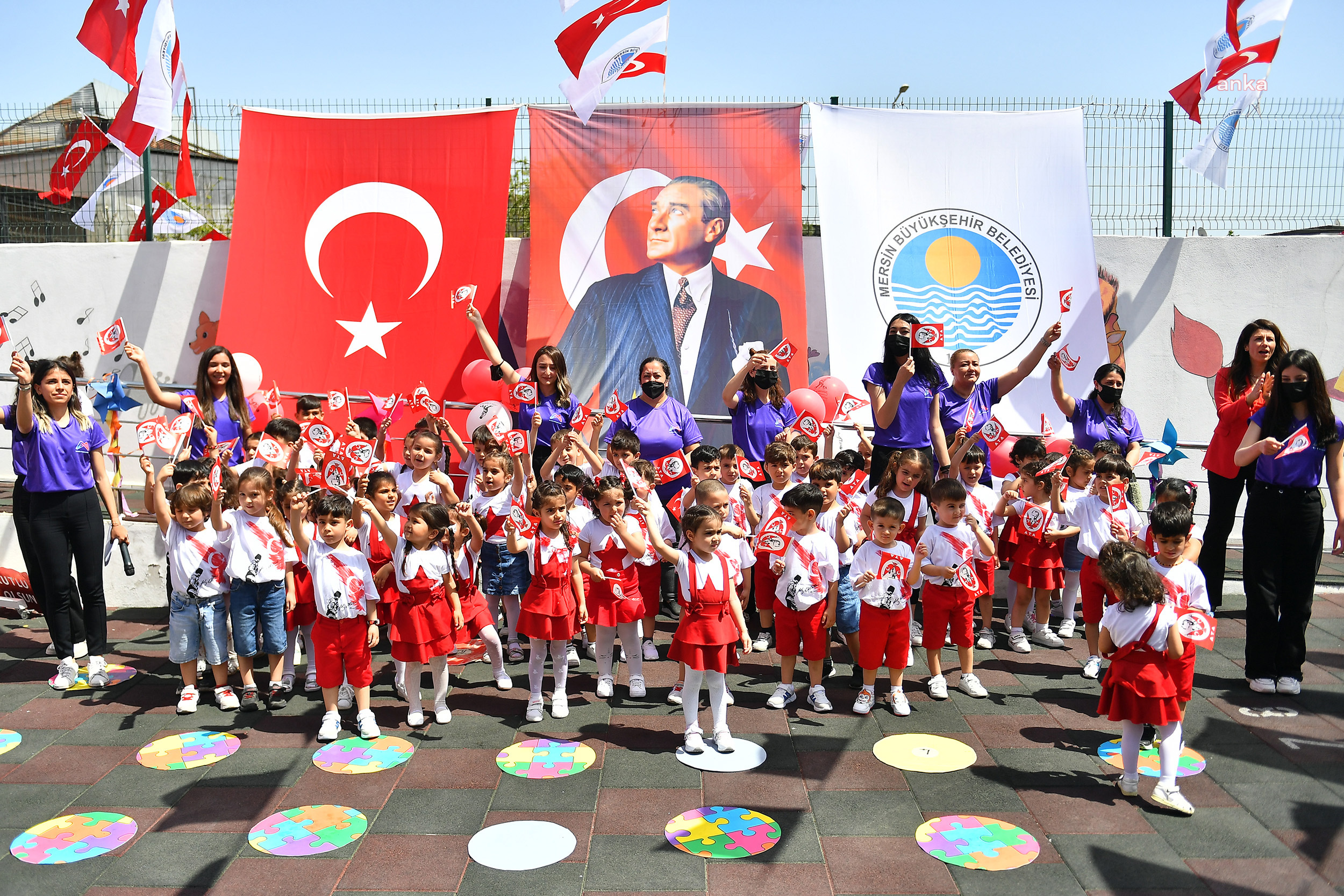 MERSİN BÜYÜKŞEHİR’İN MÜNİR ÖZKUL KREŞİ’NDE 23 NİSAN COŞKUSU