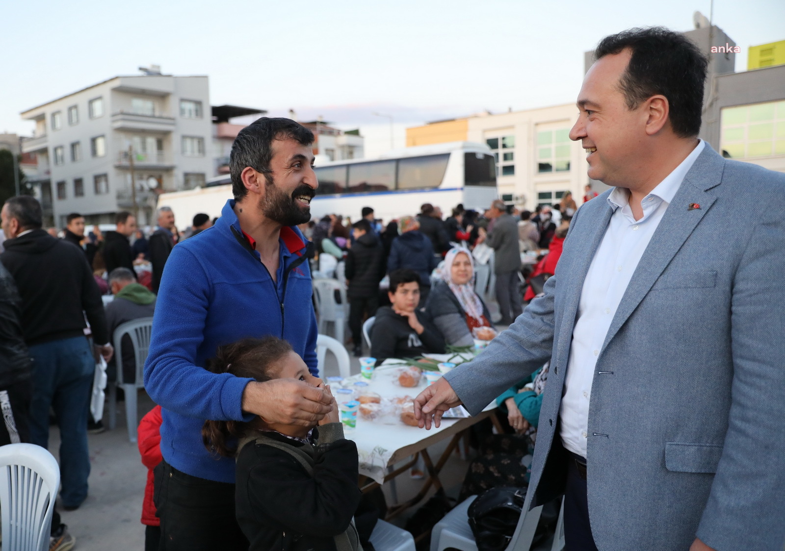AKHİSAR BELEDİYESİ İFTAR SOFRASI, ULUCAMİ'DE KURULDU