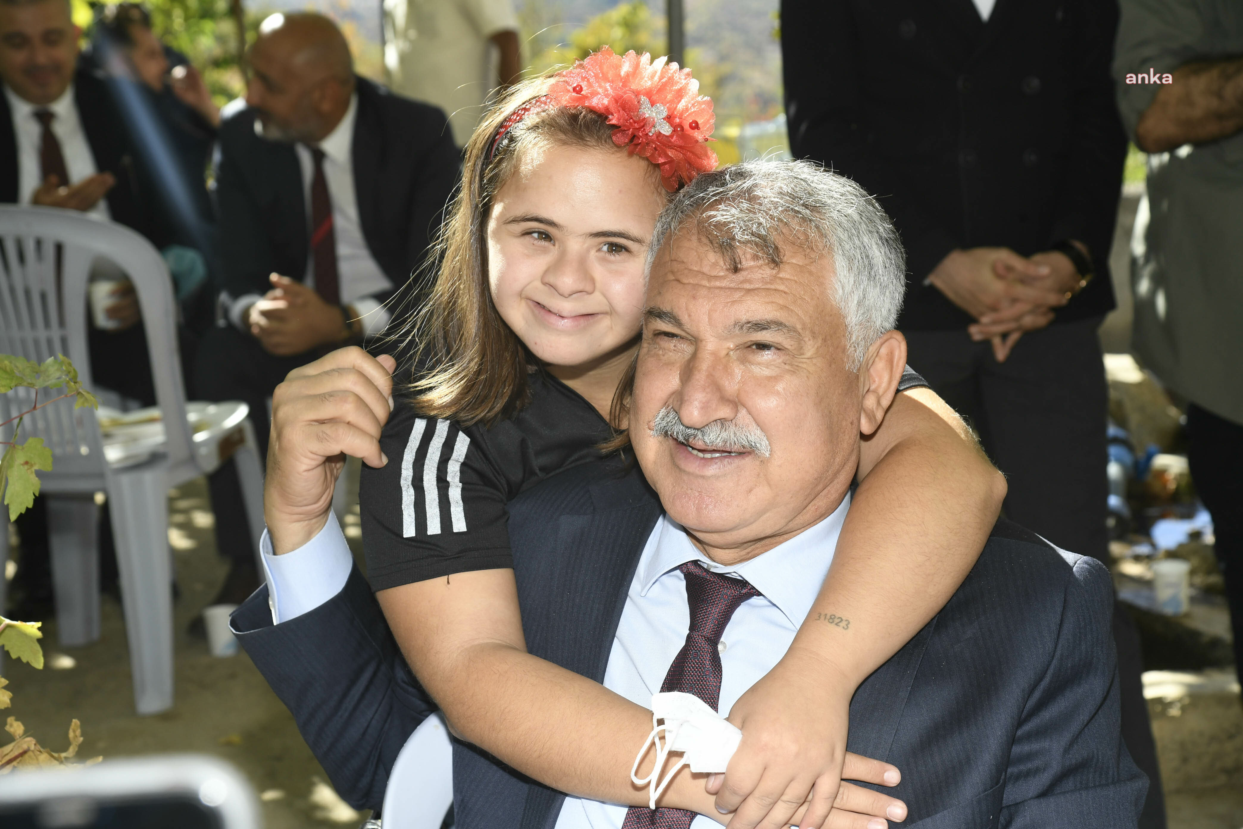 ZEYDAN KARALAR: "BÜYÜKLÜK, KÜÇÜKLERE VERİLEN DEĞERLE ÖLÇÜLÜR"