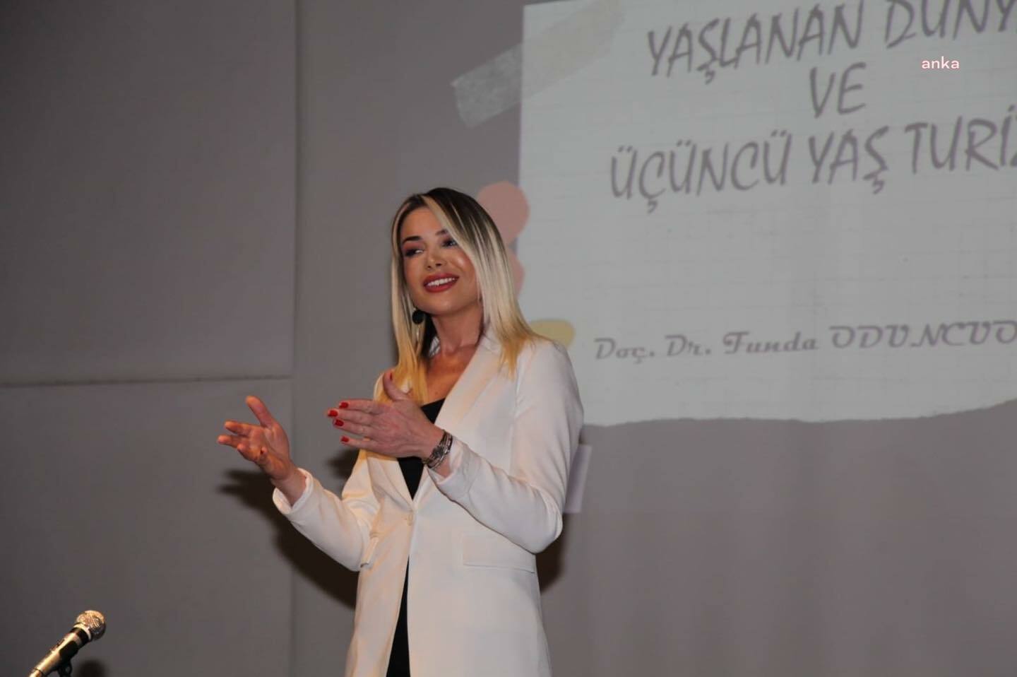 "ÜÇÜNCÜ YAŞ TURİZMİ" SELÇUK EFES KENT BELLEĞİ’NDE KONUŞULDU