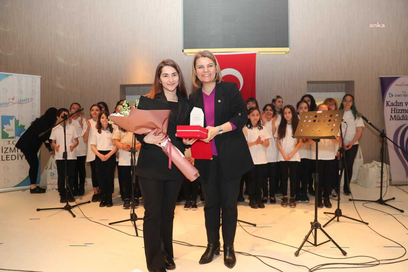 ÇINAR ÇOCUK KOROSUNDAN 23 NİSAN KONSERİ