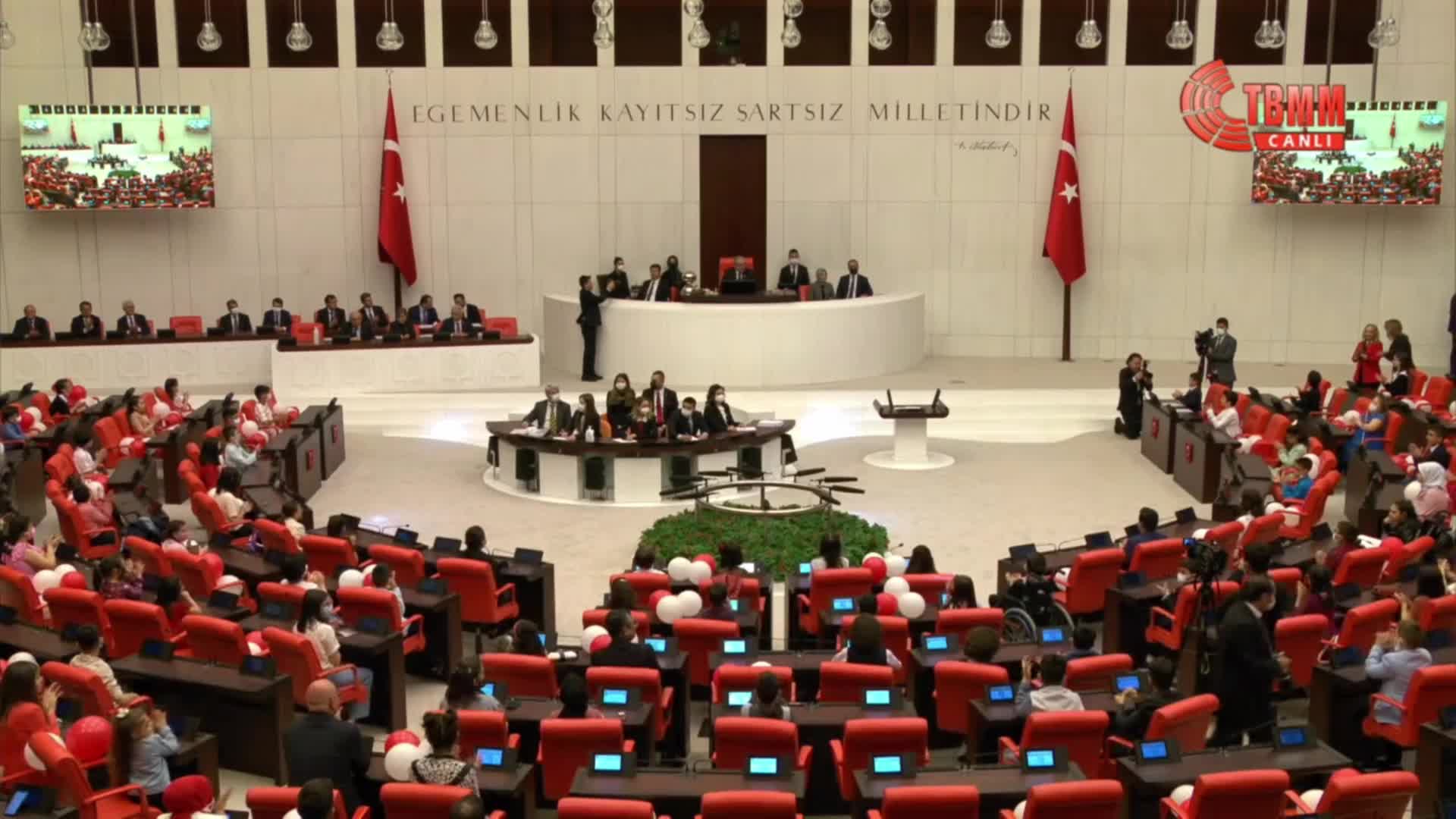 TBMM GENEL KURULU’NDA ÇOCUK ÖZEL OTURUMU YAPILDI. ÇOCUKLAR, BARIŞ VE DOĞAYI KORUMA ÇAĞRISI YAPTI