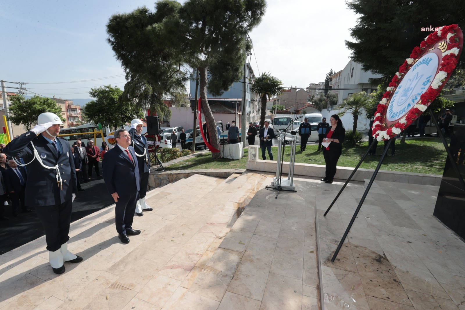 KONAK GÜLTEPE'DE 23 NİSAN KUTLAMASI