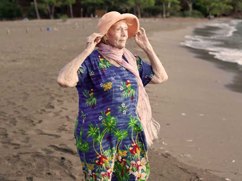 MUĞLA'DA CARETTA CARETTALAR İÇİN MÜCADELE VEREN KAPTAN JUNE HAYATINI KAYBETTİ