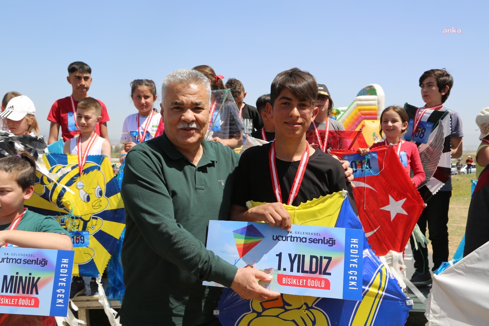TORBALI BELEDİYESİ, ÇOCUKLARI 14'ÜNCÜ UÇURTMA ŞENLİĞİ'NDE BULUŞTURDU