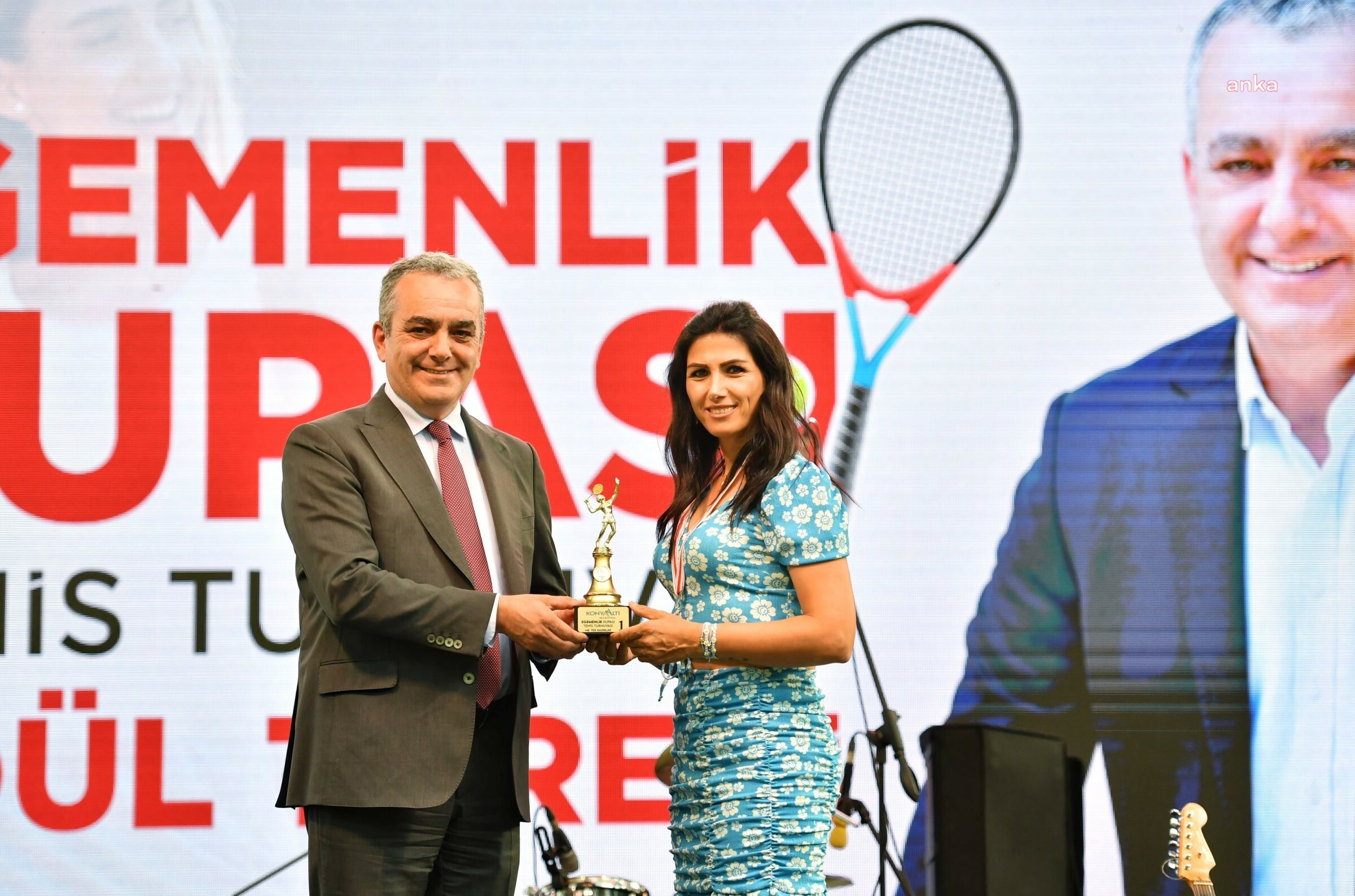 KONYAALTI BELEDİYESİ’NİN EGEMENLİK KUPASI TENİS TURNUVASI’NDA KADIN TENİSÇİ RAKİP TANIMADI
