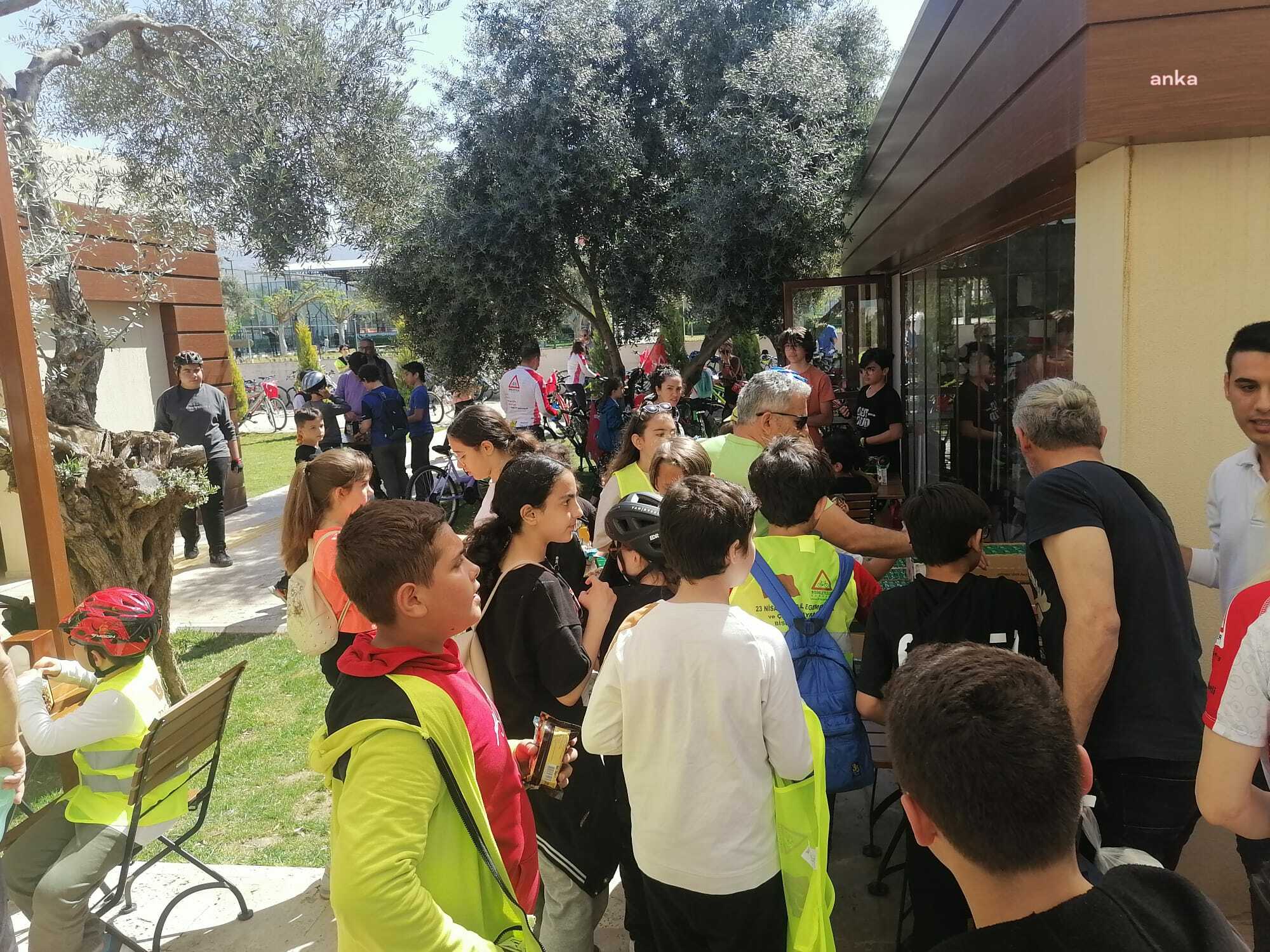 EFELER BELEDİYESİ MATEMATİK VE BİLİM PARKI, 23 NİSAN’DA YÜZLERCE ÇOCUĞU AĞIRLADI