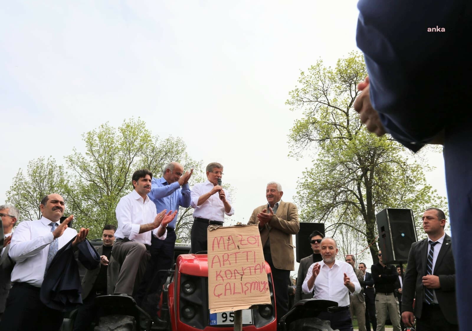 DAVUTOĞLU’NDAN ÇİFTÇİLERE: "GELECEK PARTİSİ İKTİDARINDA TARIM BİRİNCİ ÖNCELİĞİMİZ OLACAK”