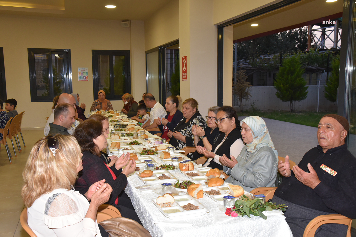 CEYHAN BELEDİYE BAŞKANI ERDEM, ŞEHİT VE GAZİ YAKINLARINI UNUTMADI