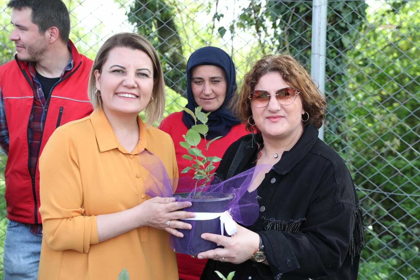 İZMİT BELEDİYESİ'NDEN ARONYA ÜRETİMİNE HAZIRLANAN KURUMLARA DESTEK