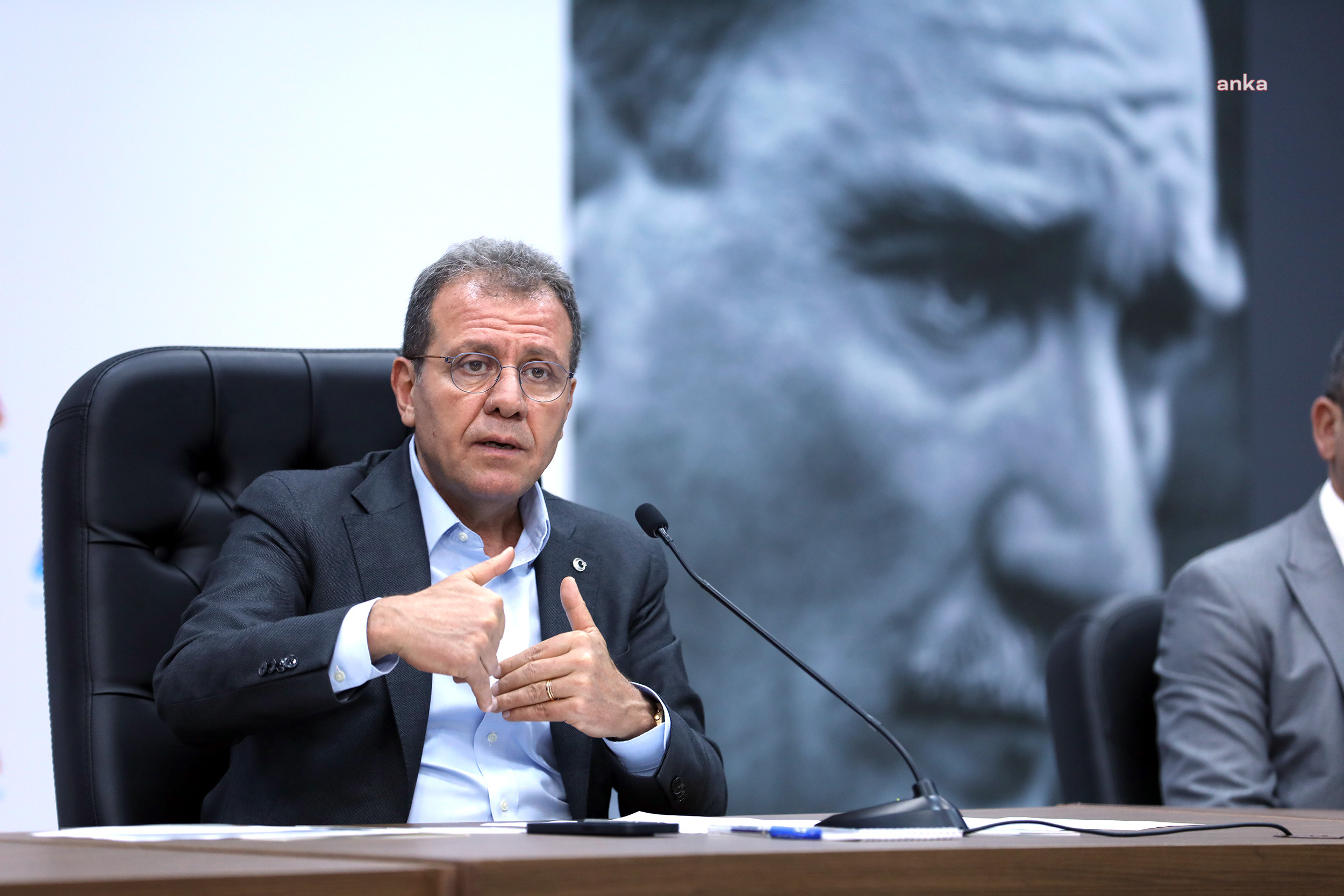 VAHAP SEÇER’İN SİVİL TOPLUM BULUŞMALARI SÜRÜYOR