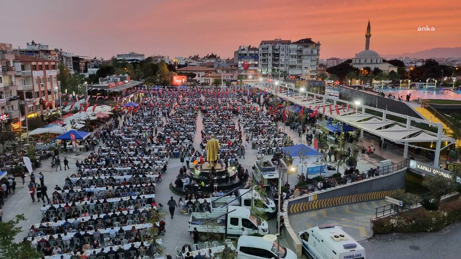 AYDIN BÜYÜKŞEHİR BELEDİYESİ'NDEN ATATÜRK KENT MEYDANI’NDA İFTAR PROGRAMI