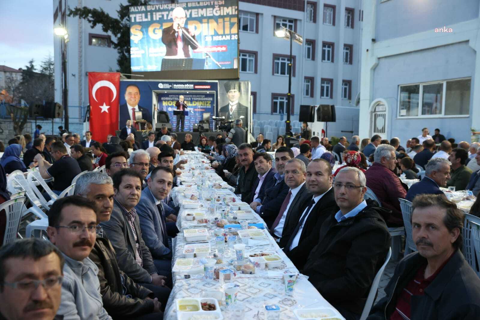 ANTALYA BÜYÜKŞEHİR BELEDİYE BAŞKANI MUHİTTİN BÖCEK KORKUTELİ’DE VATANDAŞLA BULUŞTU