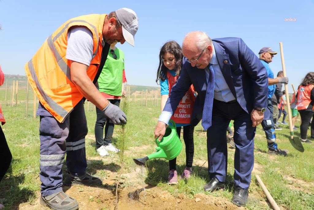 TEKİRDAĞ BÜYÜKŞEHİR BELEDİYESİ’NDEN FİDAN DİKME ETKİNLİĞİ