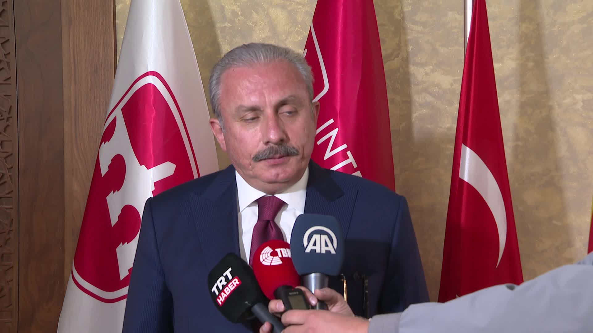 ŞENTOP: “SARAYBOSNA’DA PARLAMENTONUN İKİ KANADININ YETKİLİLERİYLE DE BAŞKANLIK DİVANI ÜYELERİYLE DE TEMASLARIMIZ OLDU”