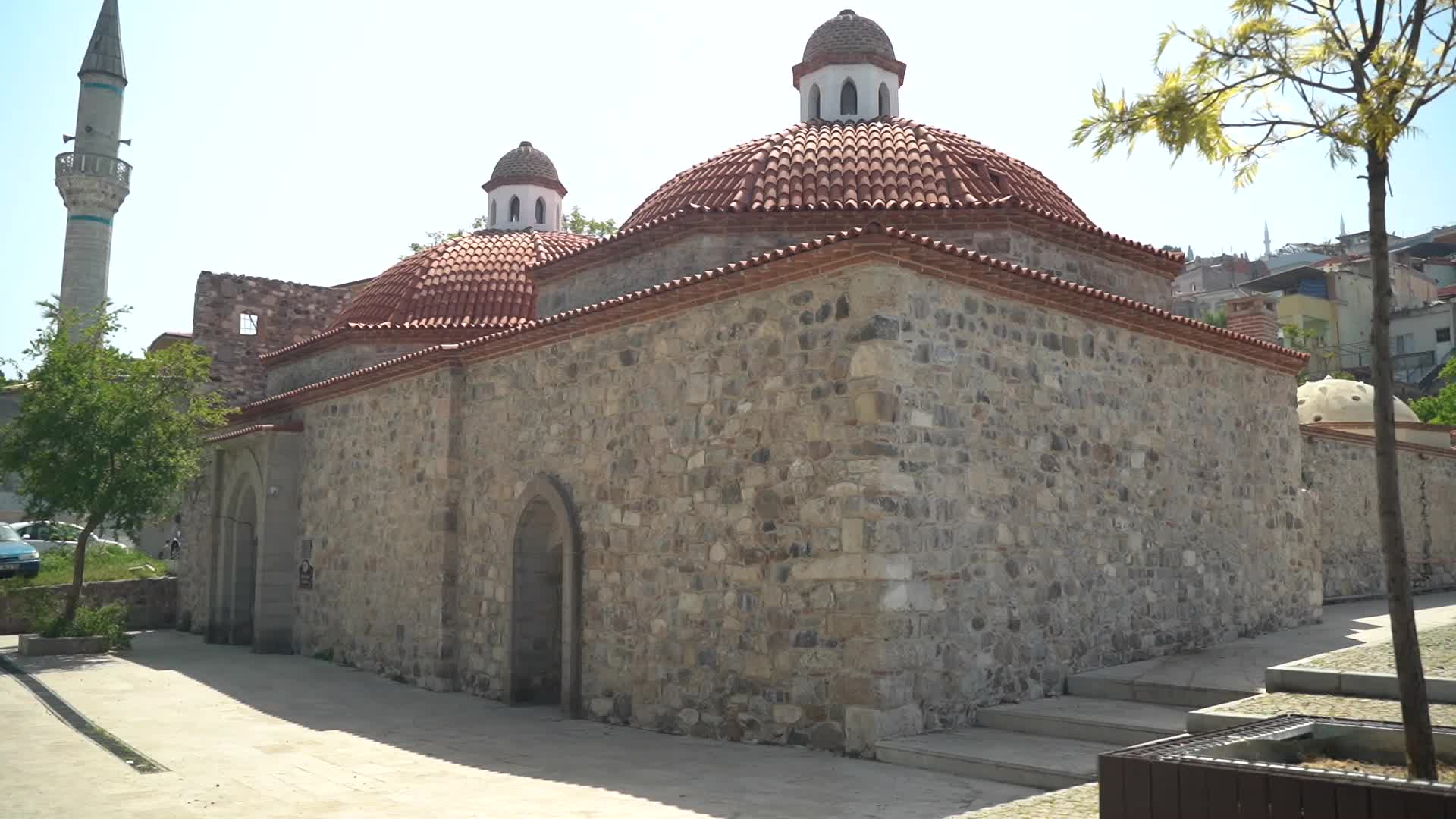 İZMİR'DE "SAKİN MAHALLE" PROGRAMI BAŞLADI. TUNÇ SOYER: "İZMİR UMUDUN ŞEHRİDİR"