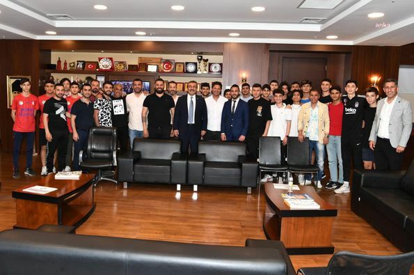 ÇUKUROVA DEMİRSPOR, CİHANGİR FK VE KUZEY ADANASPOR YÖNETİCİ VE SPORCULARINDAN ÇUKUROAVA BELEDİYE BAŞKANI ÇETİN’E ZİYARET