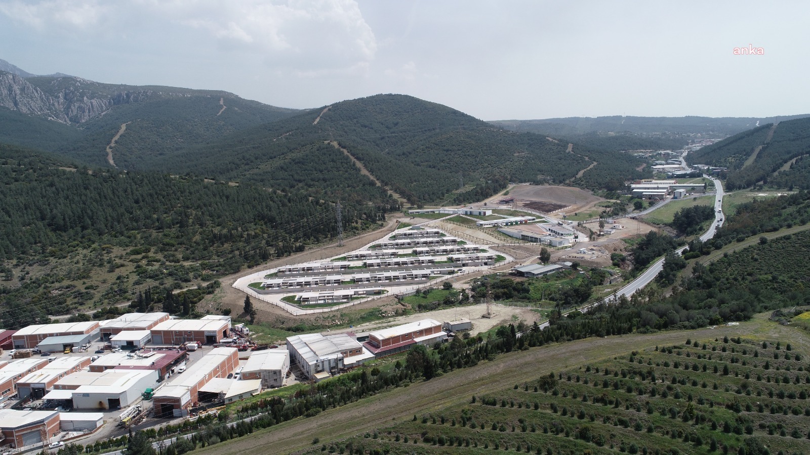 İZMİR'DE PAKO SOKAK HAYVANLARI SOSYAL YAŞAM KAMPÜSÜ HİZMETE GİRİYOR