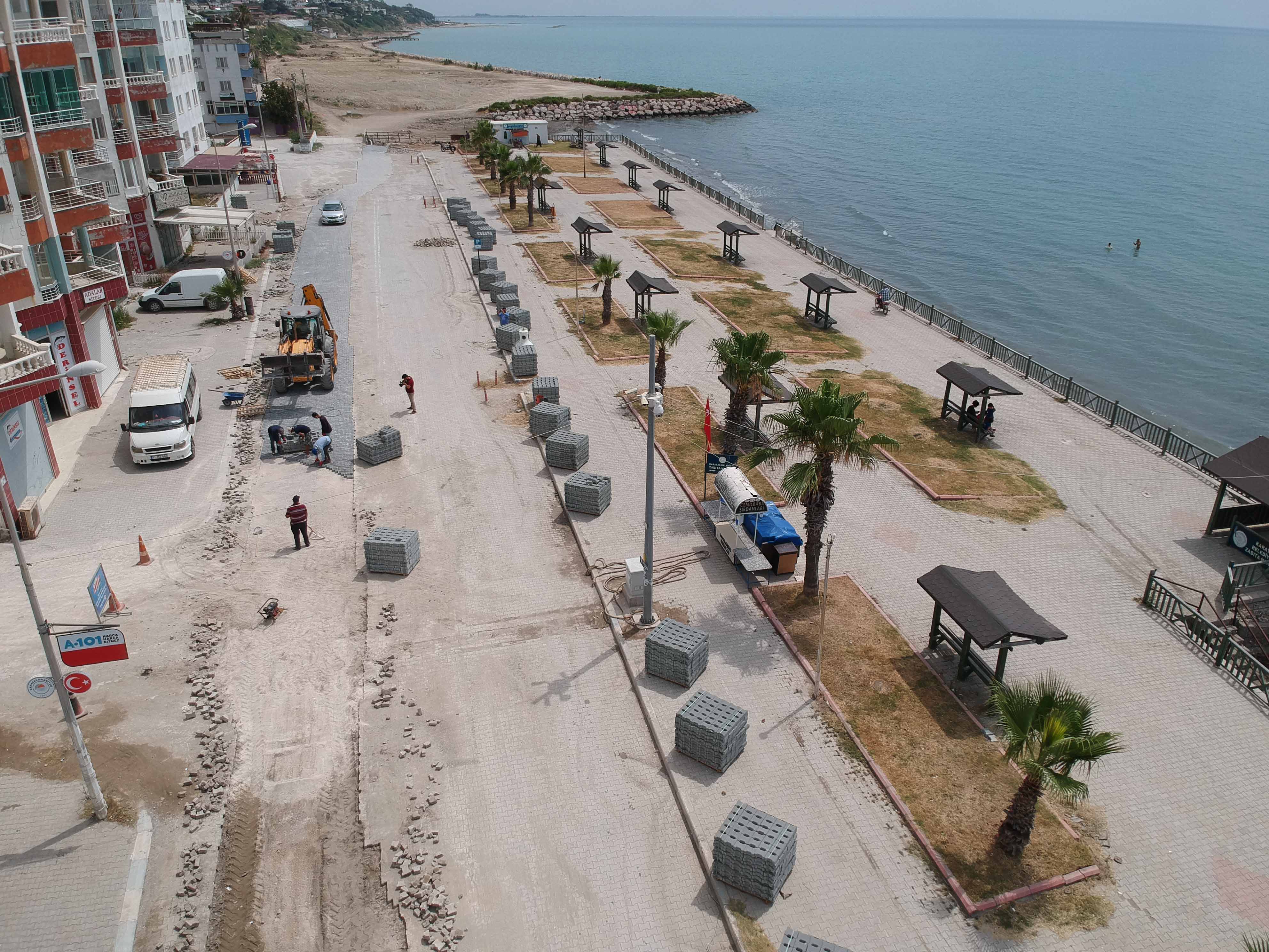 ADANA'NIN TURİZM İLÇESİ KARATAŞ'TA HUMMALI ÇALIŞMA