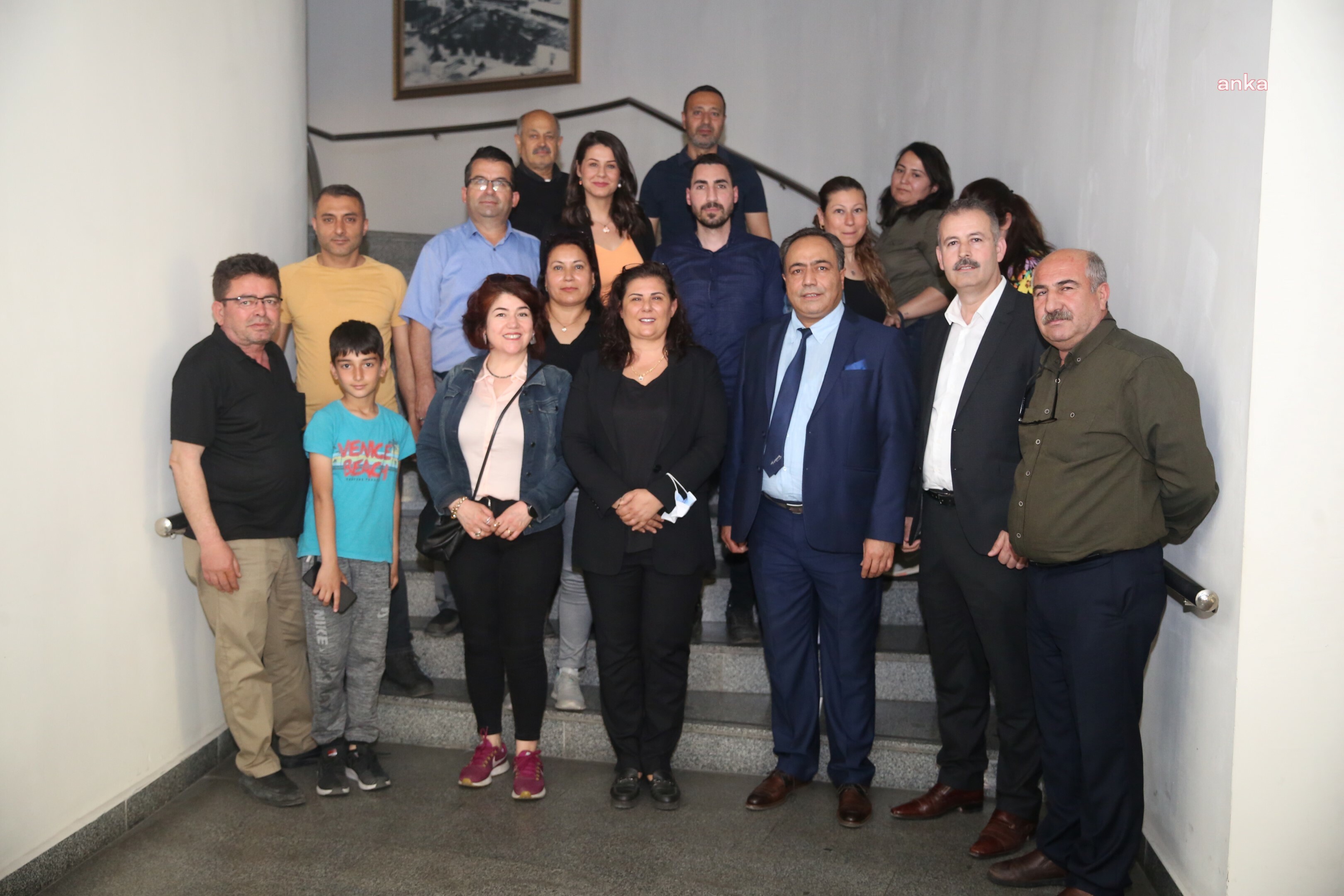 AYDIN BÜYÜKŞEHİR BAŞKANI ÇERÇİOĞLU'NDAN ÇAĞRI: "BAKKALLARIMIZIN VERESİYE DEFTERLERİNİ SATIN ALALIM"