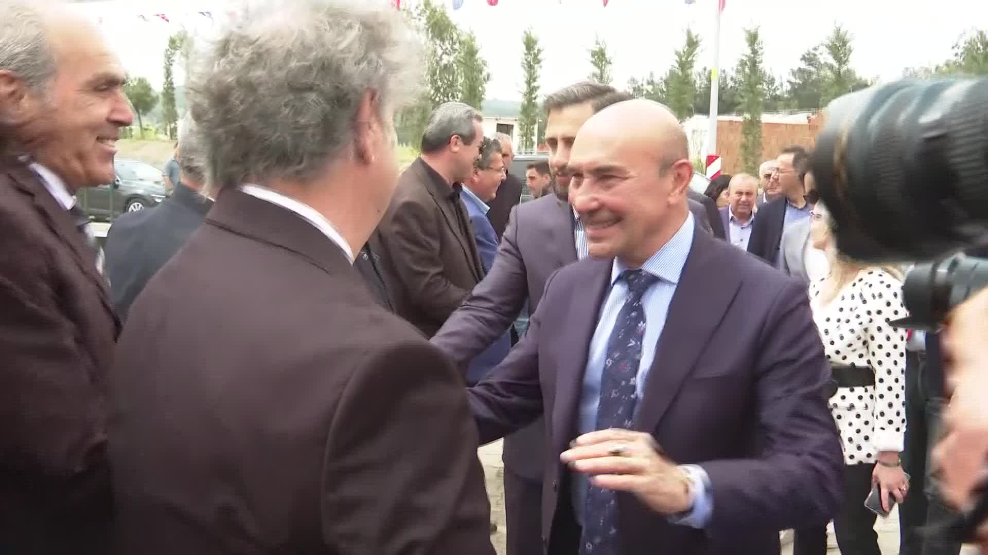 İZMİR'DE 'PAKO SOKAK HAYVANLARI SOSYAL YAŞAM KAMPÜSÜ' AÇILDI