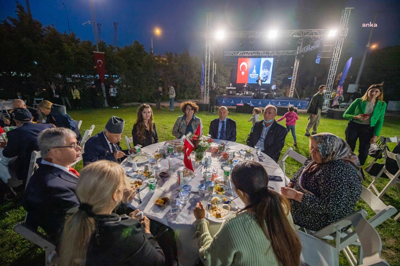 TARİHİ HAVAGAZI FABRİKASI’NDA ŞÜKRAN SOFRASI KURULDU