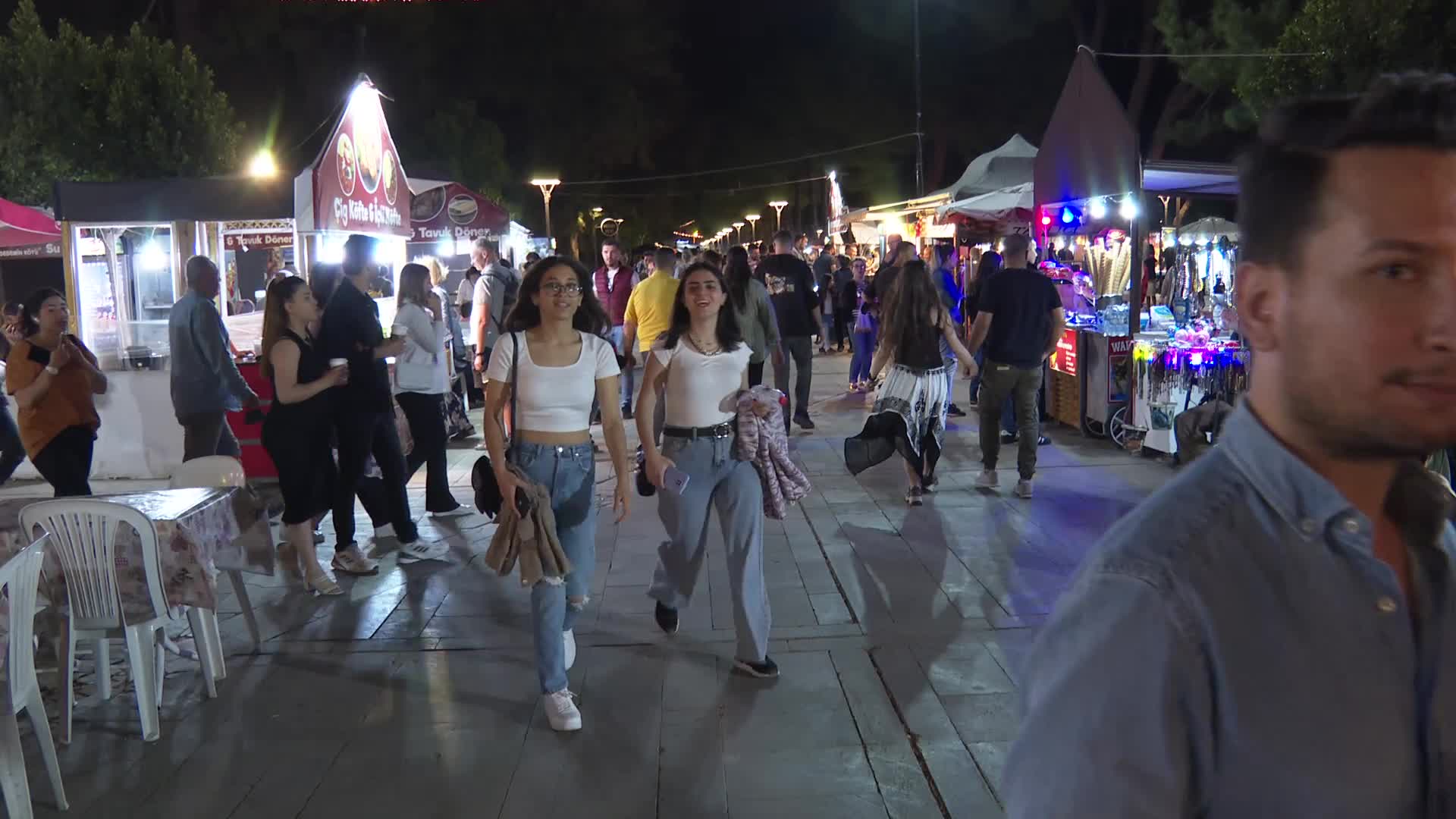 ANTALYA'DA RAMAZAN ETKİNLİKLERİNİN SON AKŞAMINDA GÖKSEL KONSERİ