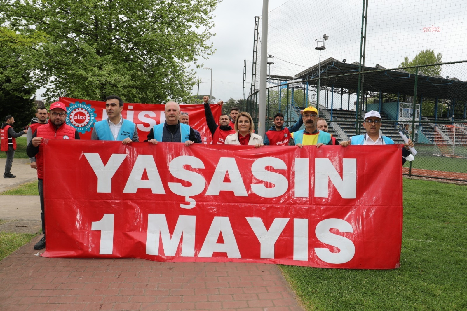 İZMİT BELEDİYE BAŞKANI FATMA KAPLAN HÜRRİYET, 1 MAYIS KUTLAMALARINA KATILDI