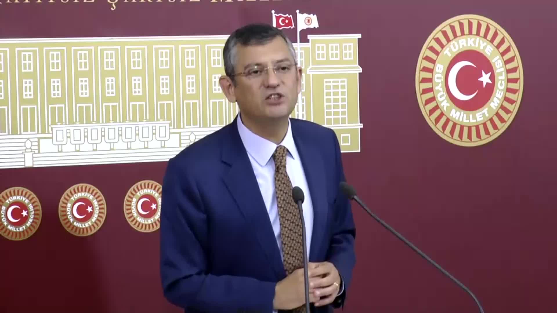 CHP'Lİ ÖZEL : SAYIŞTAY’A YANDAŞ SEÇME TELAŞINDA SOSYAL MESAFEYİ UNUTTULAR