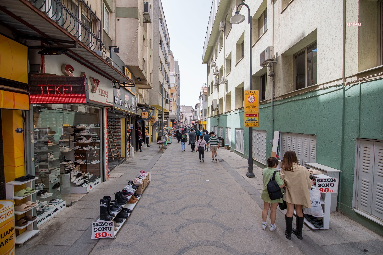 BORNOVA SOKAĞI ARTIK YAYALARIN