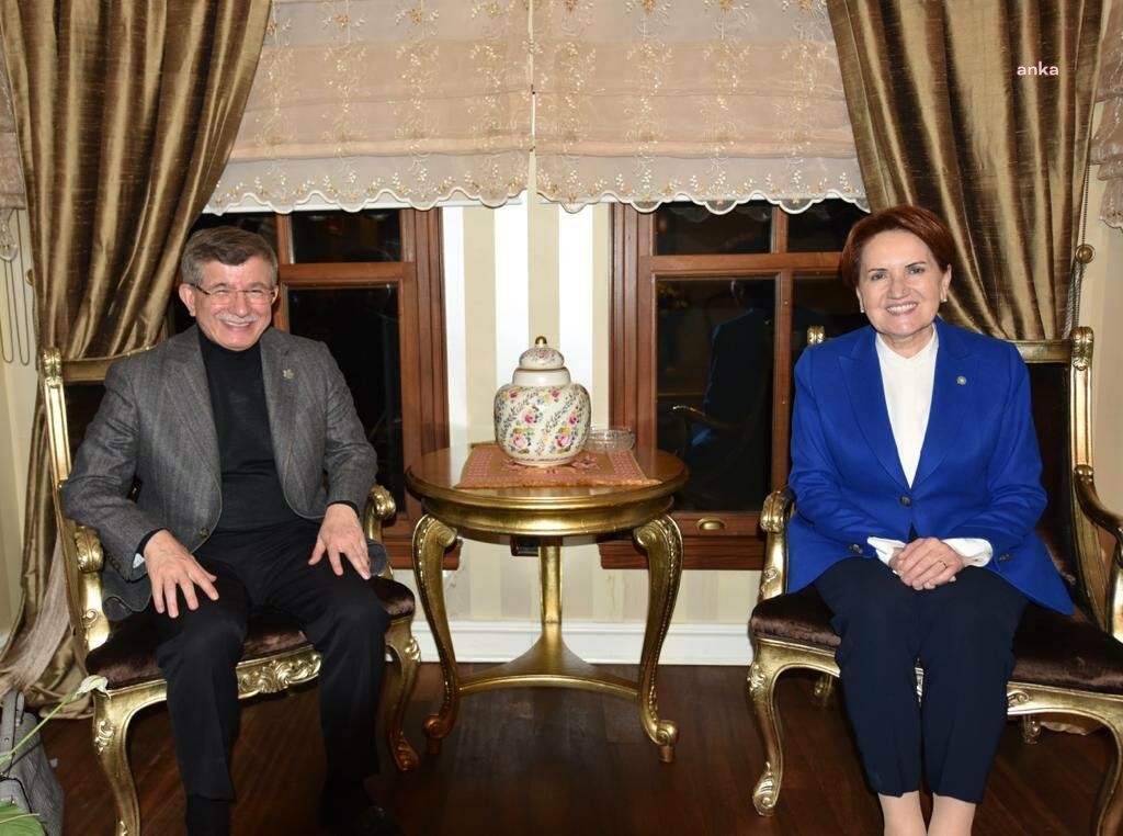 DAVUTOĞLU, AİLESİ İLE BİRLİKTE AKŞENER AİLESİNİ ZİYARET ETTİ