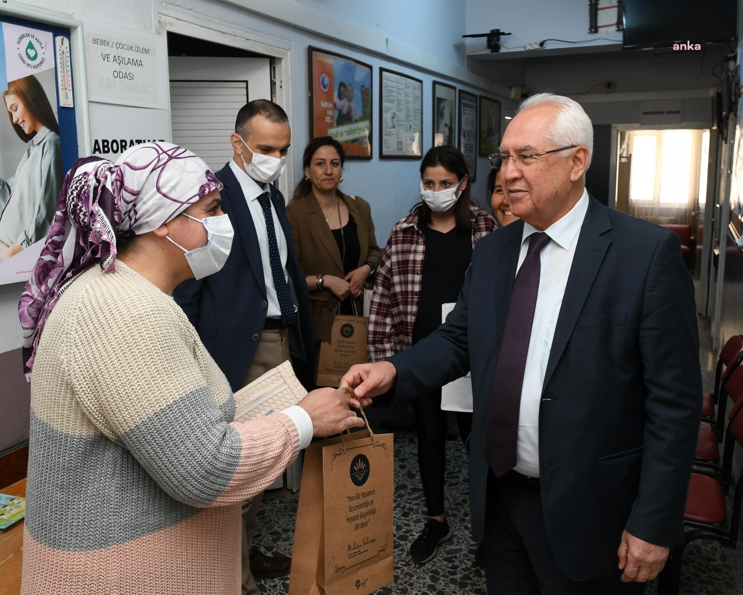 KARABAĞLAR BELEDİYESİ SEMT MERKEZİNDE ANNELER GÜNÜ KUTLAMASI