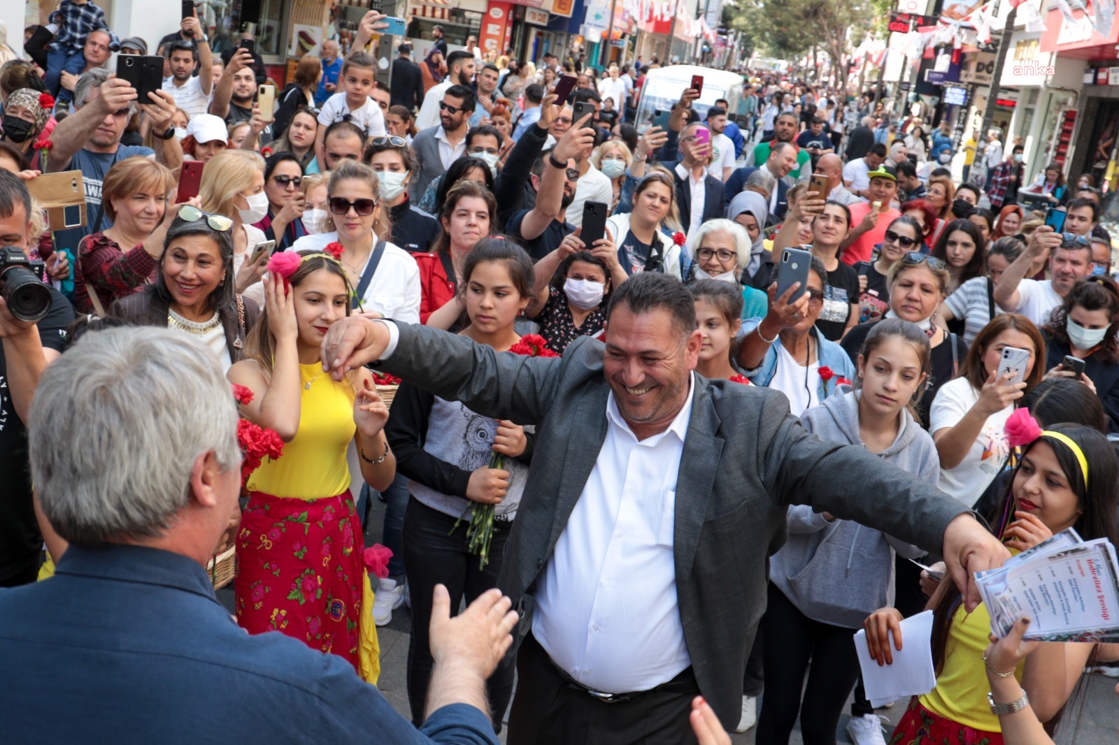 KARŞIYAKA’DA HIDIRELLEZ COŞKUSU