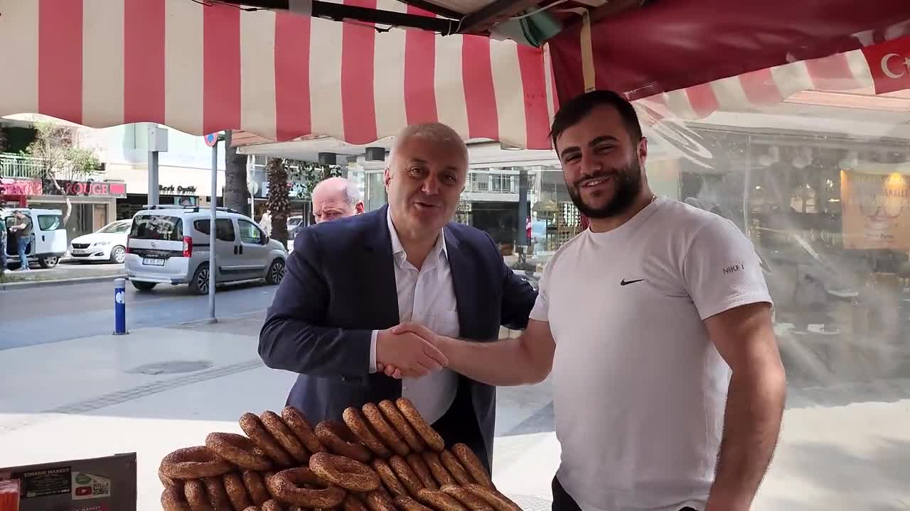 TUNCAY ÖZKAN: “TÜİK'İN MAKYAJLI RAKAMLARINI BIRAK SOKAĞA BAK. GEÇEN AY 3 TL OLAN SİMİT, 3,5 TL OLDU. 4 TL OLAN POĞAÇA, 4,5 TL OLDU. 1 DİLİM PEYNİR 3,5 TL. 1 BARDAK ÇAY İSE 4,5 TL'YE SATILIYOR”