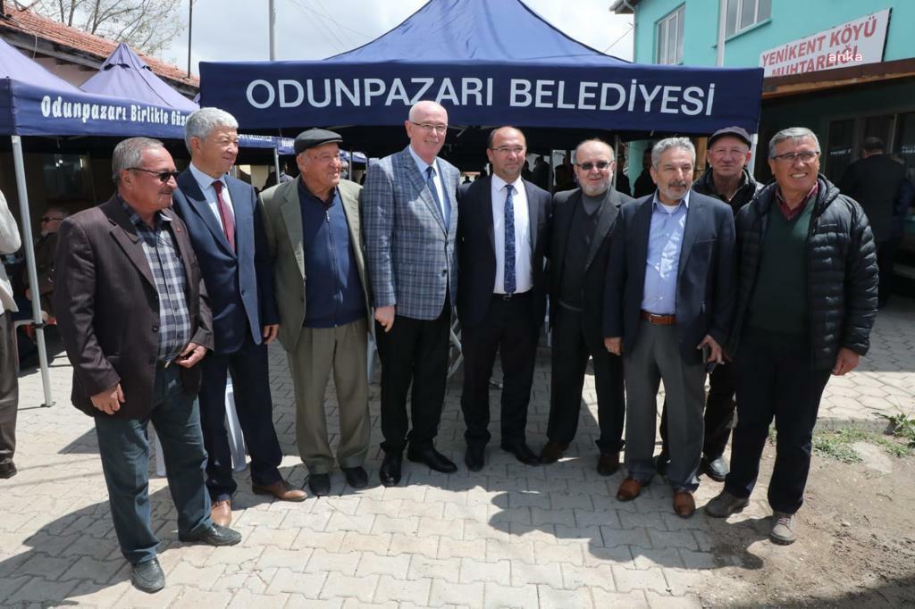 ODUNPAZARI BELEDİYE BAŞKANI KURT, YENİKENT'TE YAĞMUR DUASI VE HIDIRELLEZ ŞENLİĞİNE KATILDI