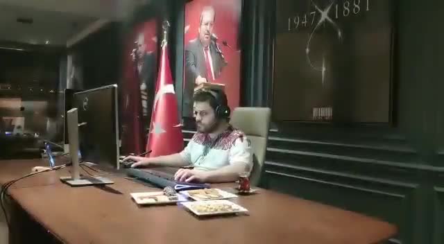 HÜSEYİN BAŞ'TAN "COUNTER STRİKE" PAYLAŞIMI: “KAVGAYA GEREK YOK, STRES ATMAYA BİREBİR”