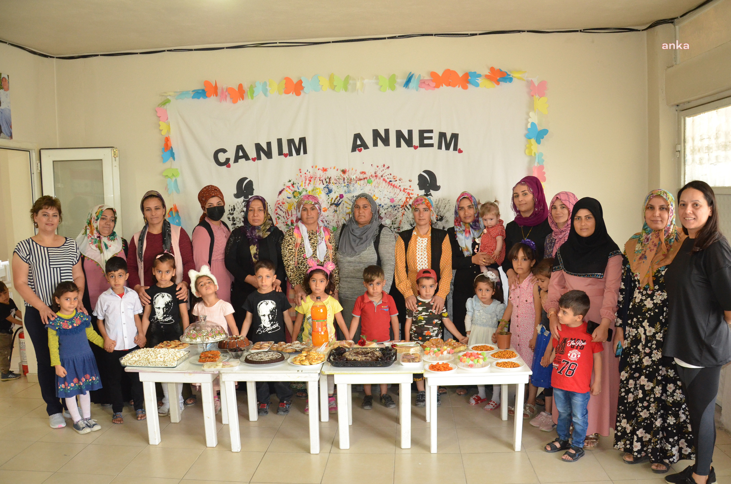 MERSİN BÜYÜKŞEHİR’İN AÇTIĞI ATGİRMEZ KADIN VE ÇOCUK ATÖLYESİ’NDE ANNELER GÜNÜ KUTLANDI