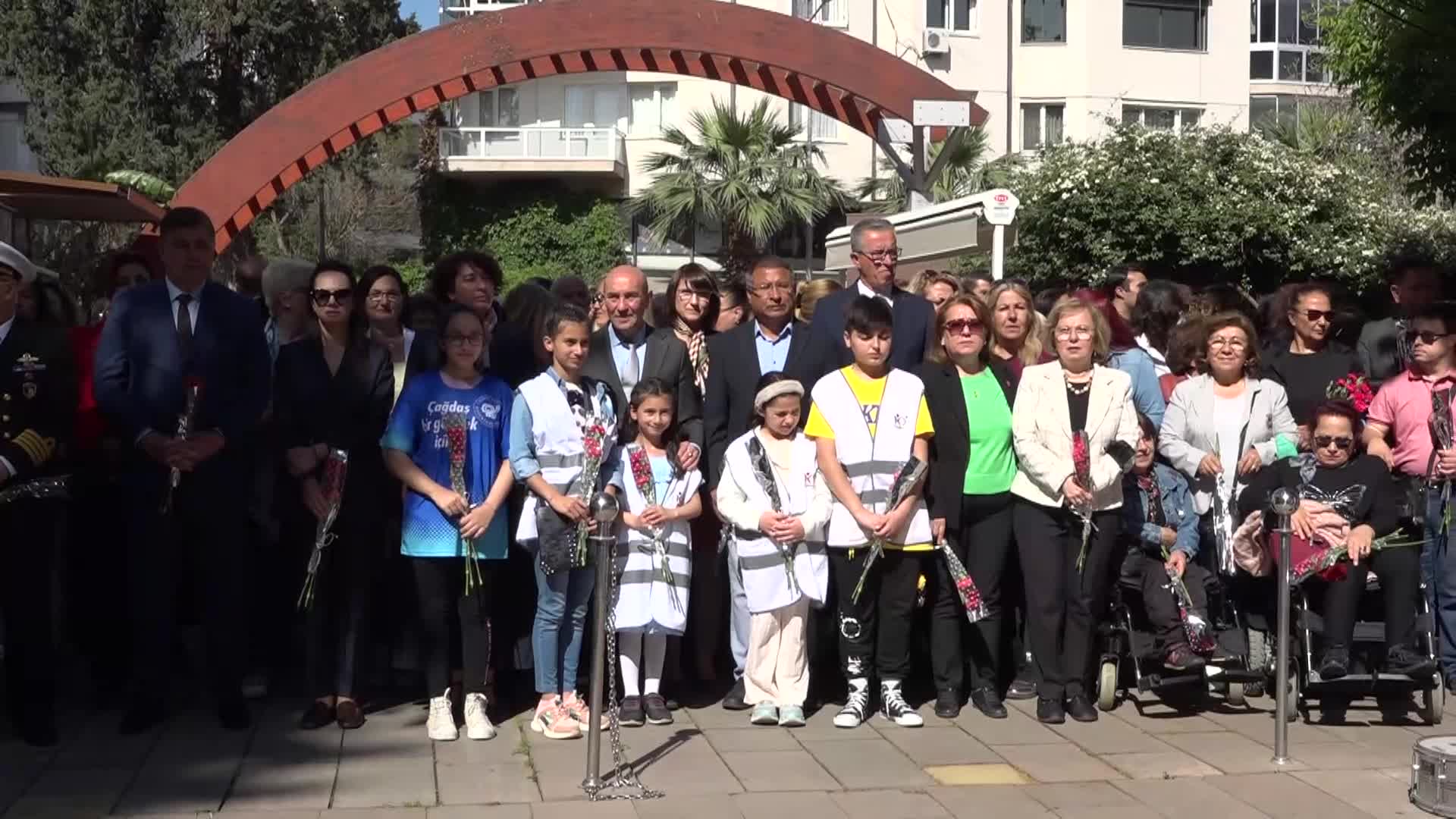 ATATÜRK'ÜN ANNESİ ZÜBEYDE HANIM, MEZARI BAŞINDA ANILDI