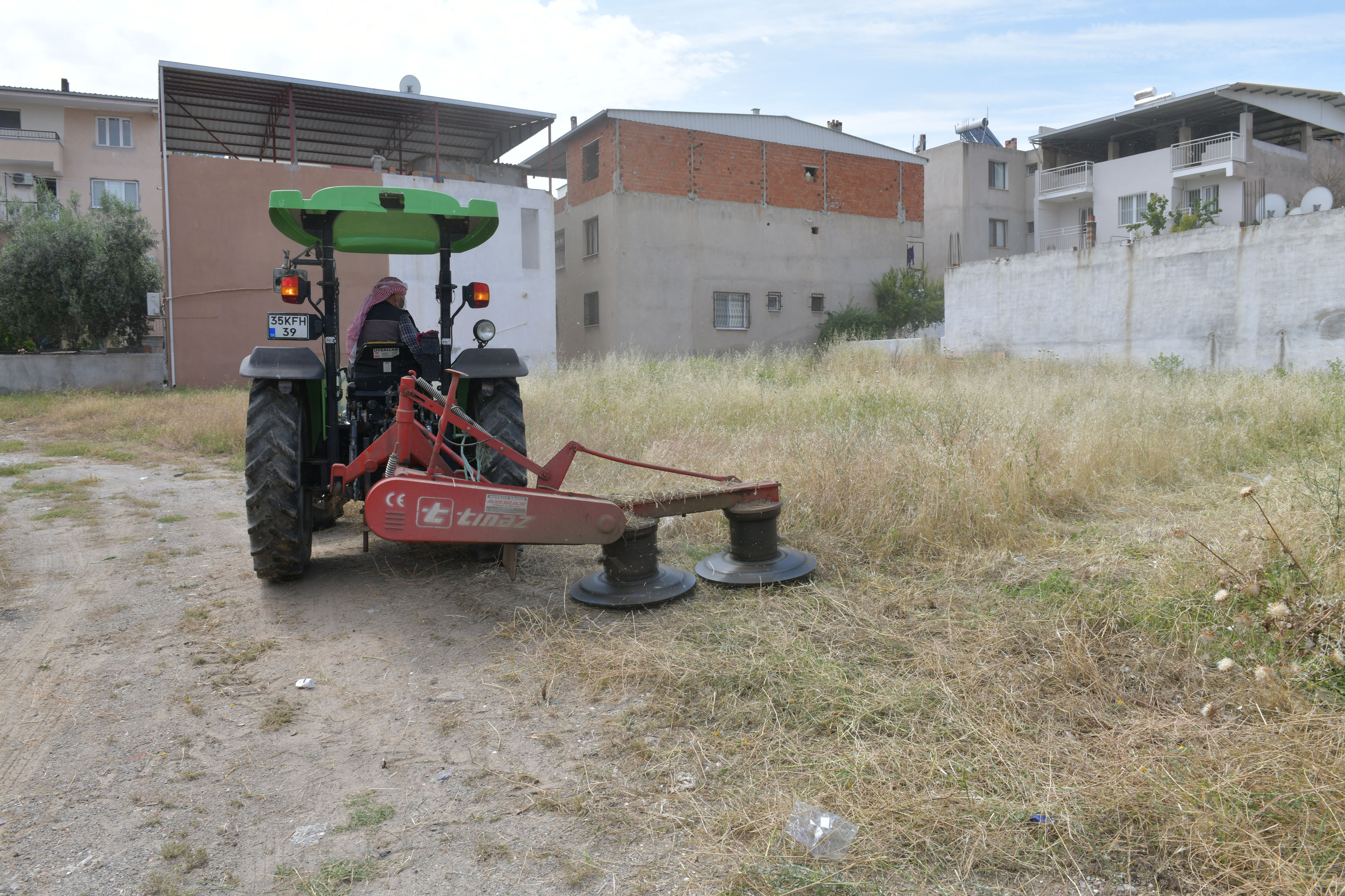 ÇİĞLİ'DE TAMBURLU TEMİZLİK