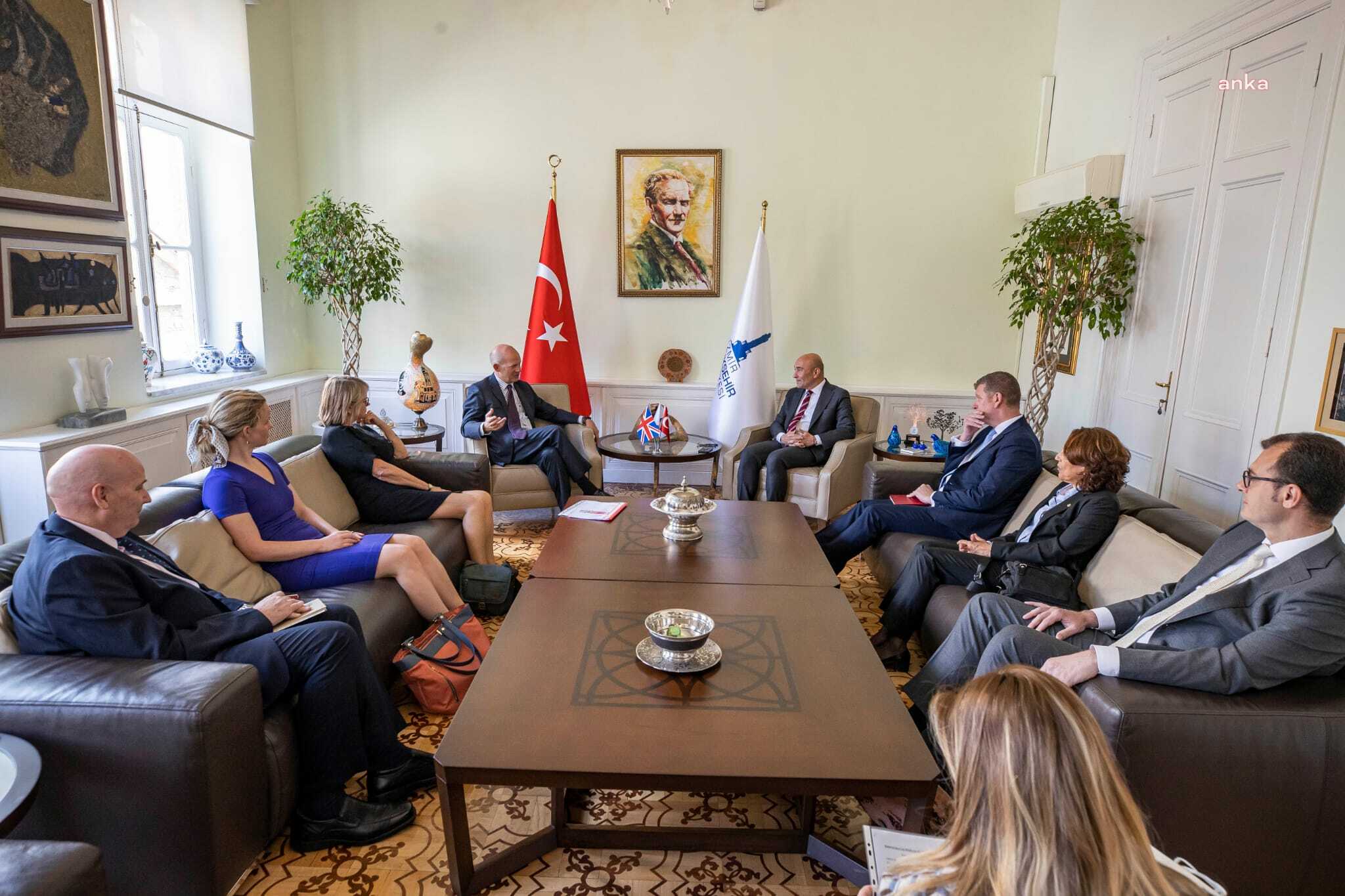İNGİLTERE BÜYÜKELÇİSİ’NDEN İZMİR BÜYÜKŞEHİR BELEDİYESİ’NE ZİYARET