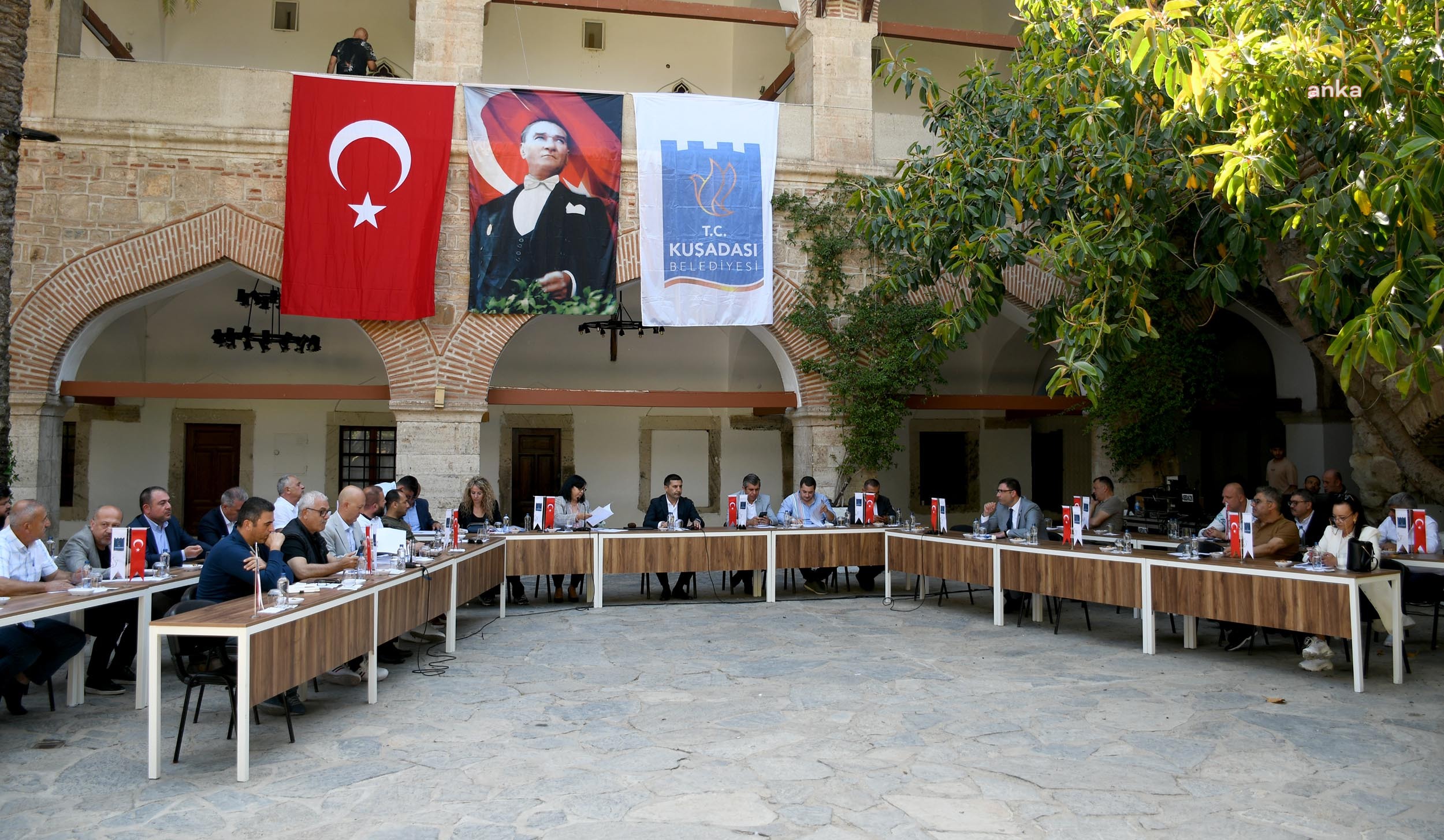 KUŞADASI BELEDİYESİ SIFIR ATIK MÜDÜRLÜĞÜ KURUYOR