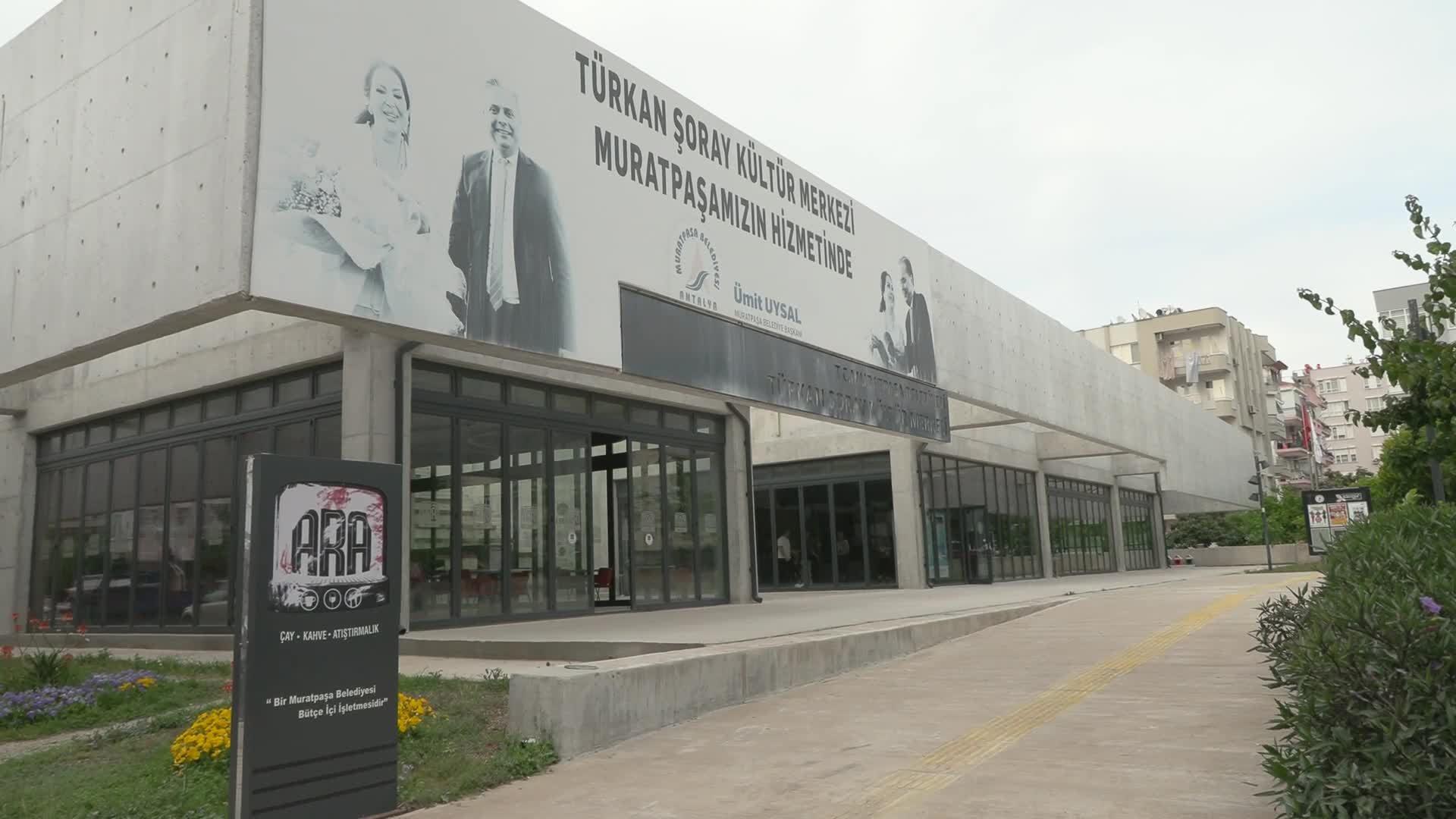 TEOMAN SÜDOR’UN RESİM SERGİSİ MURATPAŞA’DA