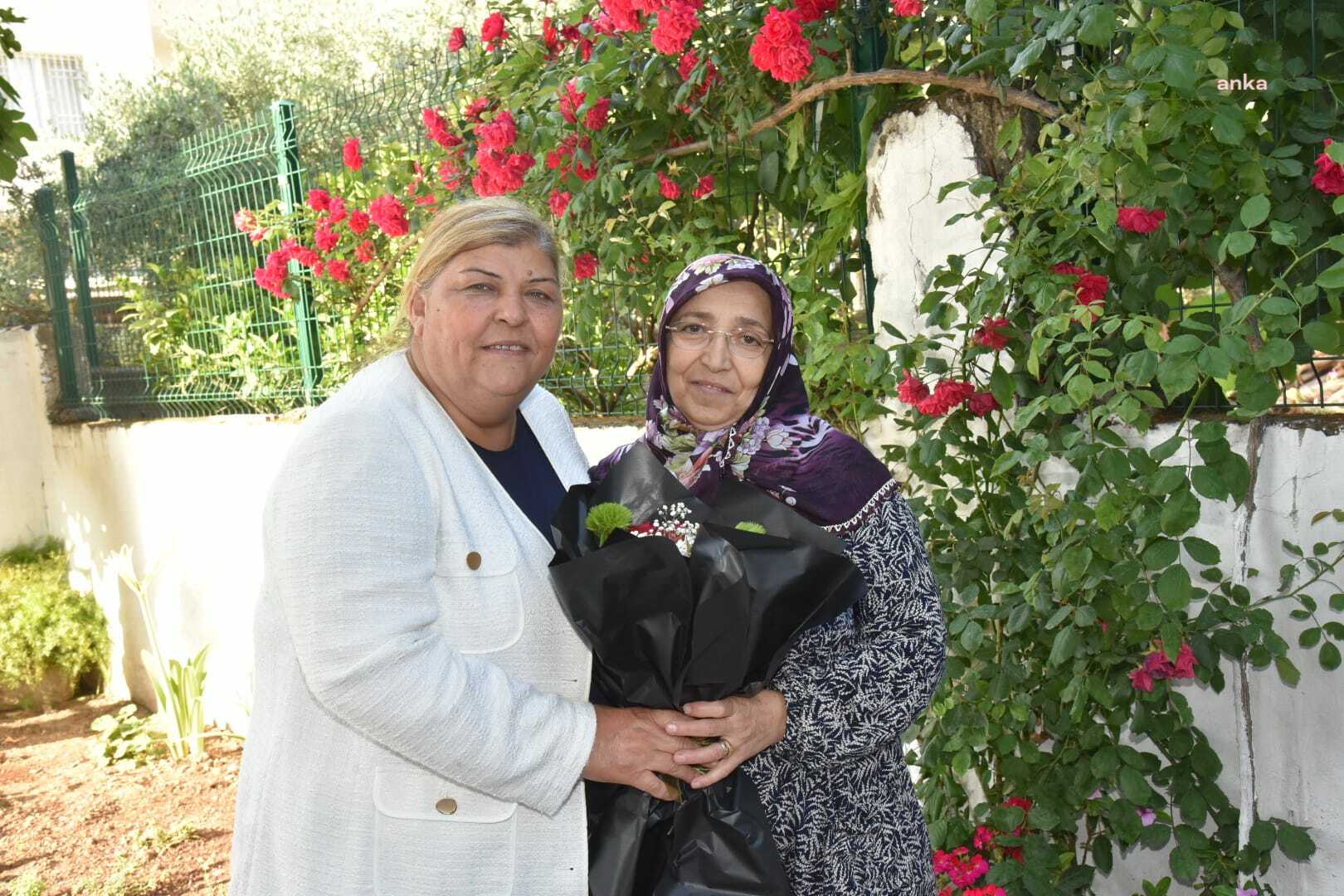 CEYHAN BELEDİYE BAŞKANI HÜLYA ERDEM, ŞEHİT ANNELERİNİN ANNELER GÜNÜ'NÜ KUTLADI