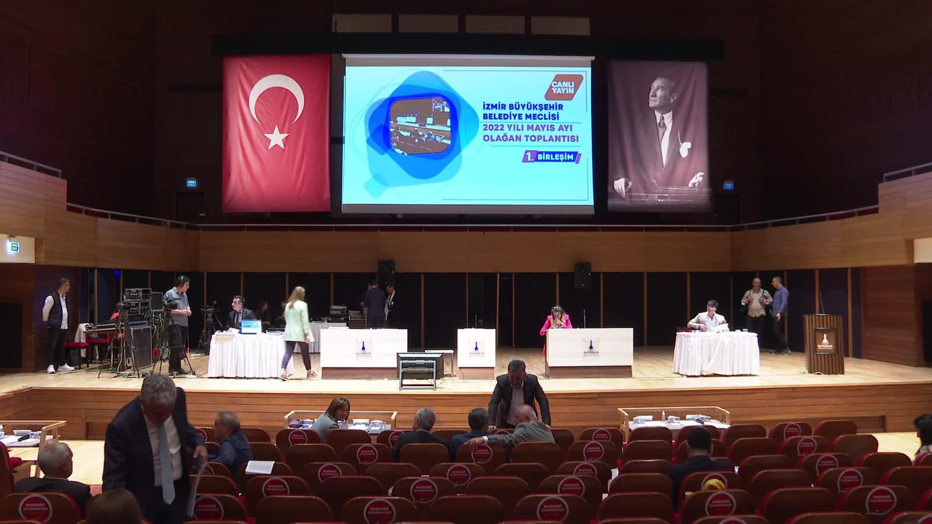 TUNÇ SOYER'DEN “BOTANİK EXPO'SU” İÇİN İŞ BİRLİĞİ ÇAĞRISI: “İZMİR’İN KALKINMASI İÇİN KALDIRAÇ OLACAK”