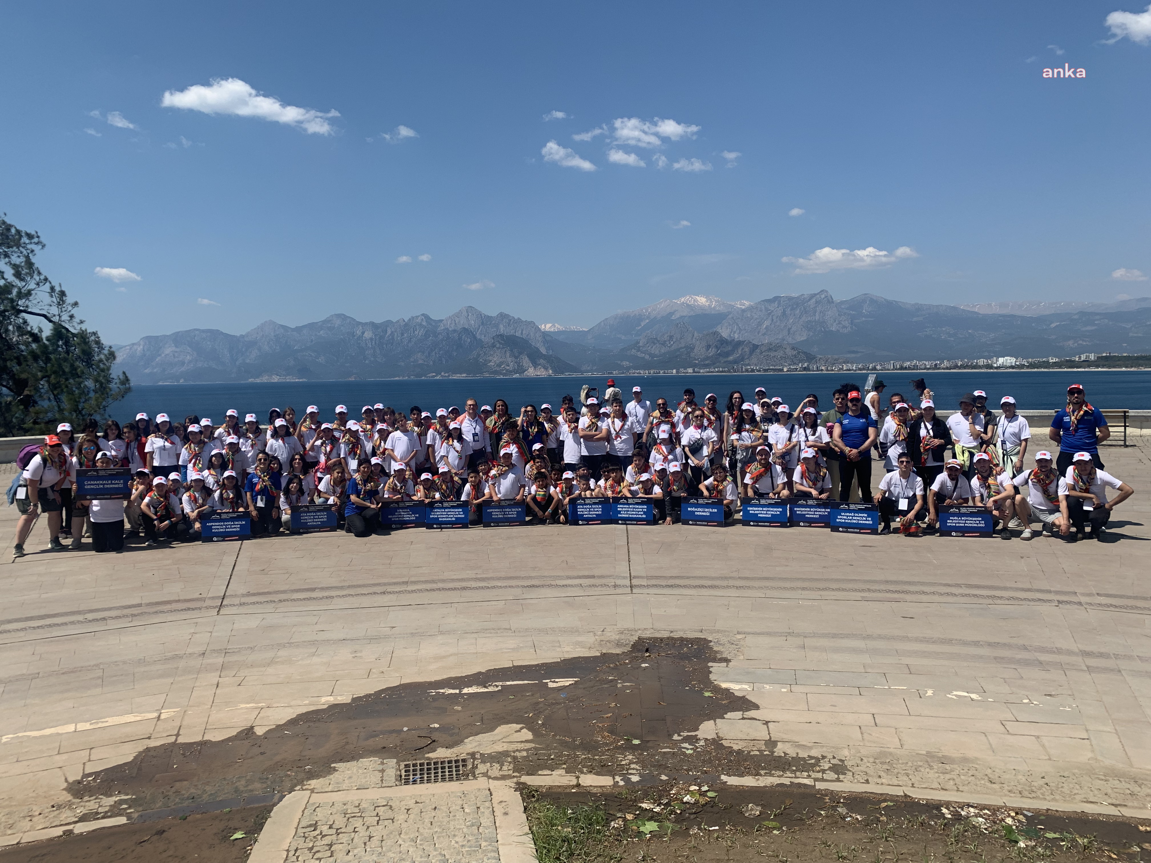 ESKİŞEHİRLİ GENÇLER ANTALYA'DA YÖRÜK FESTİVALİNE KATILDI