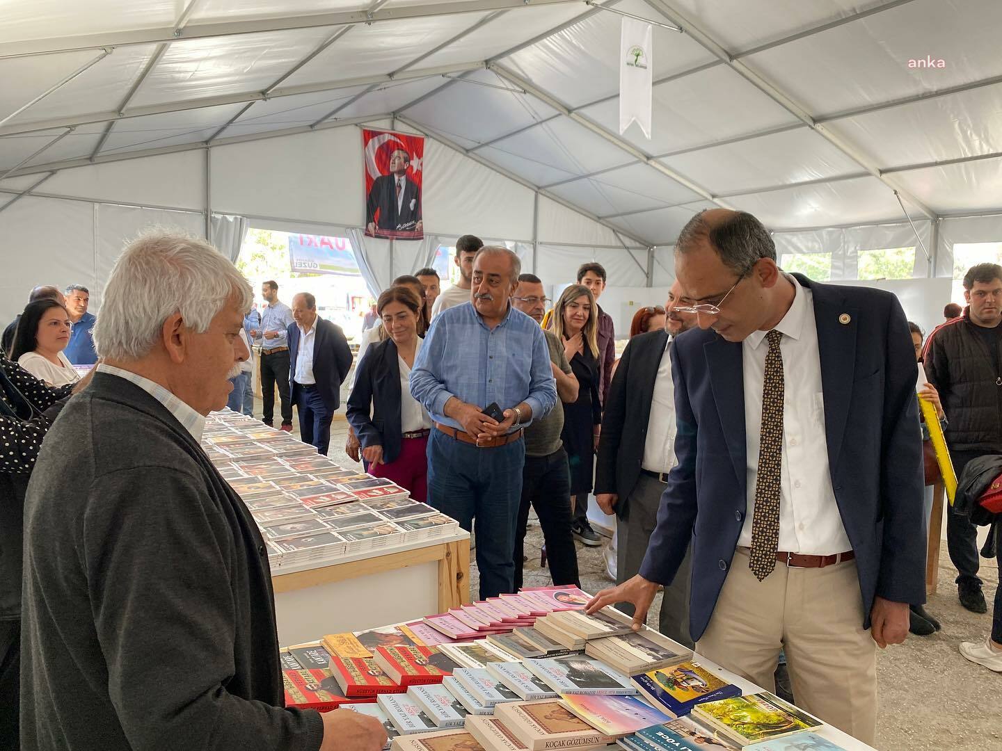 DEFNE BELEDİYESİ 2. KİTAP FUARI AÇILDI