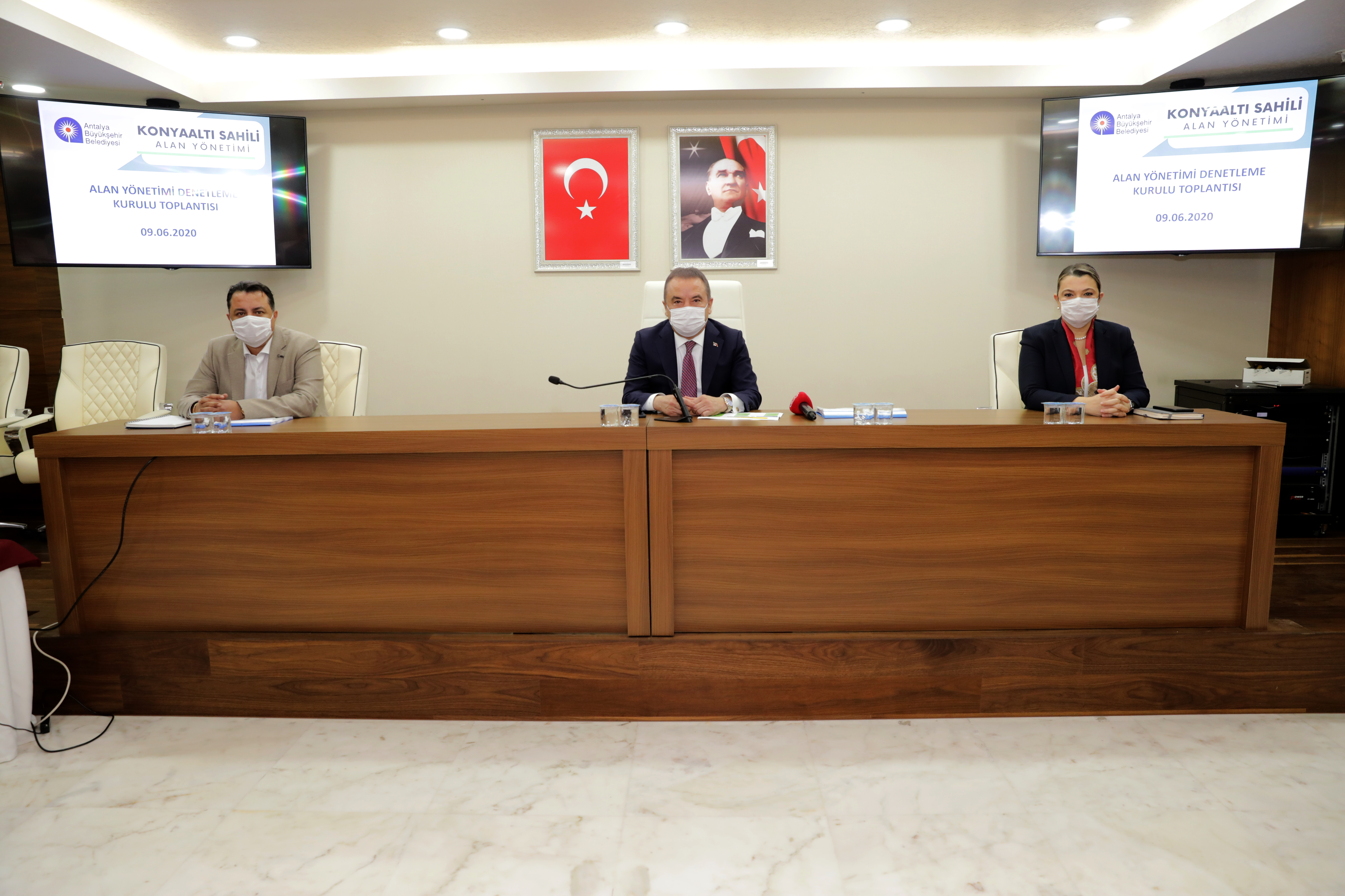 KONYAALTI SAHİLİ ALAN YÖNETİMİ TOPLANTISI YAPILDI